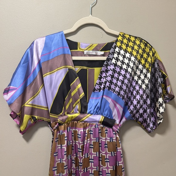 Alice & Trixie Mandy Dress 100% Silk Printed - Picture 2 of 9